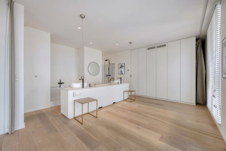 Masterslaapkamer met open badkamer